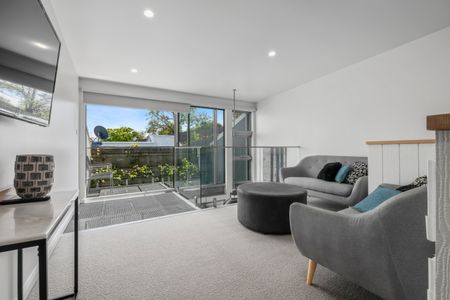 Fully Furnished and Close to the Hospital - Photo 4