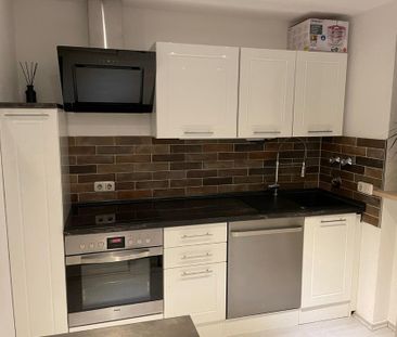 Gemütliche 1,5-Zimmer-Souterrain-ETW mit Duplex-Stellplatz - Photo 1