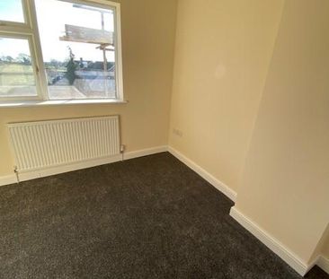 2 bedroom semi-detached house to rent - Photo 6