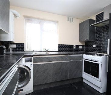 1 bedroom parking to rent - Photo 3