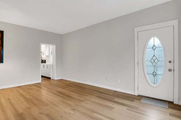 For Lease - 633 St Clair Avenue Unit# Upper, Toronto, Ontario - Photo 1