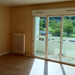 Location Appartement à ST QUENTIN SUR ISERE - Photo 2