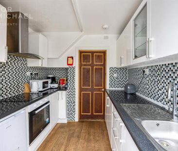 4 bedroom semi-detached house to rent - Photo 6