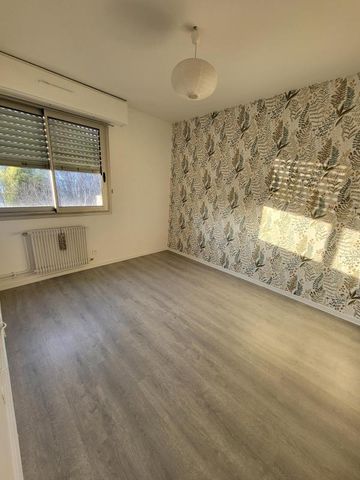 Location Appartement 4 pièces 82m² STE FOY LES LYON 69110 - Photo 4