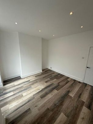 4 bedroom terraced house to rent - Photo 1