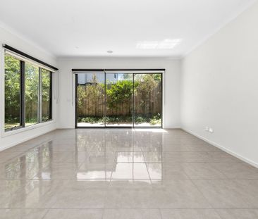 Modern Townhouse in Prime Location - Photo 1