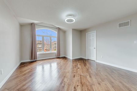 For Lease - 2455 Felhaber Crescent, Oakville, Ontario - Photo 4