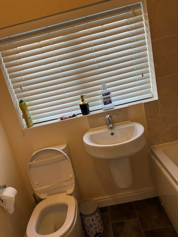 Room in a Shared House, Egbert Street, M40 - Photo 5
