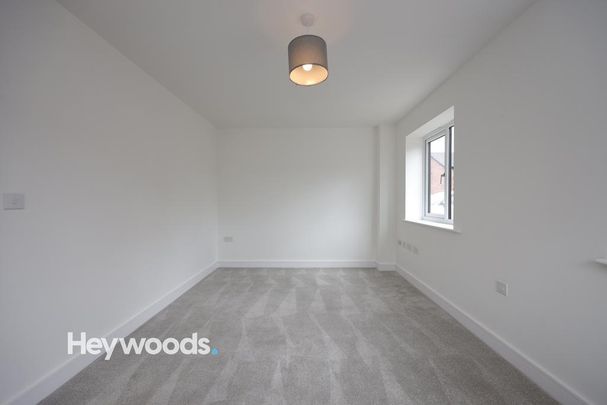 3 bedroom mews to rent - Photo 1