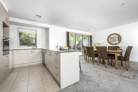 Spacious Urban Living - Photo 5