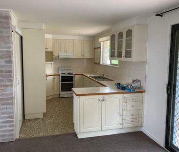 Comfortable 3-Bedroom Home in Warwick - Photo 2