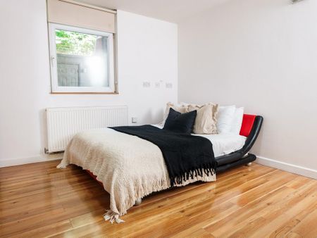 3 bedroom flat share to rent - Photo 2