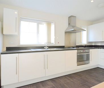 Shearwater Drive, Bracknell, RG12 - Photo 2