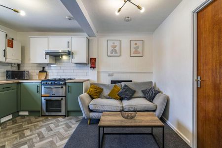 2 bedroom flat to rent - Photo 2