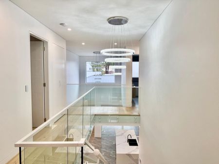 Brand New Luxury Double Storey Home - Photo 3