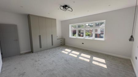 5 bedroom detached house to rent - Photo 4