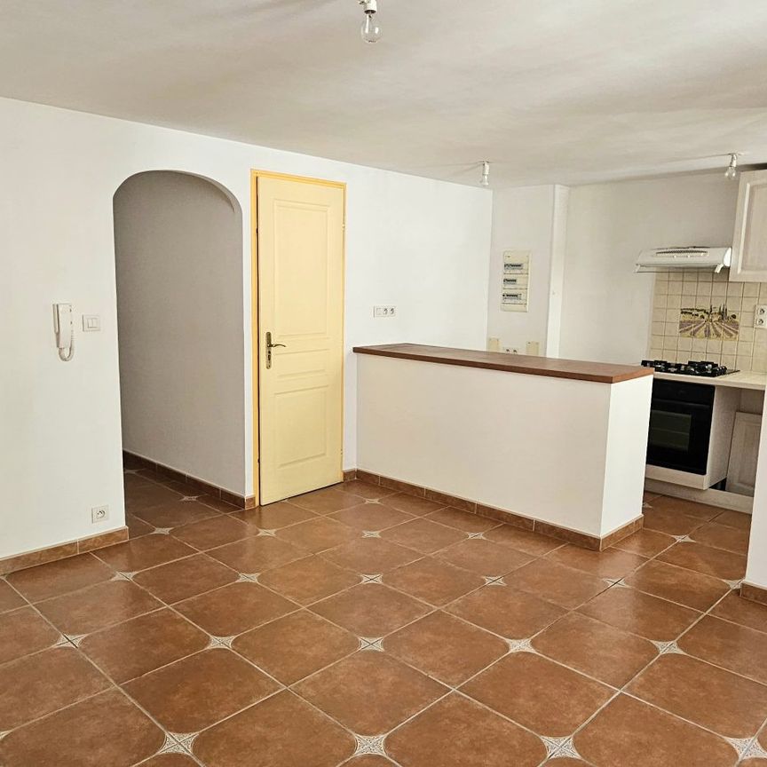 Location Appartement 3 pièces 47m² GONFARON 83590 - Photo 1