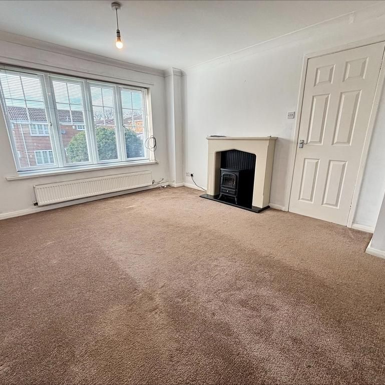 3 bedroom end of terrace house to rent - Photo 1