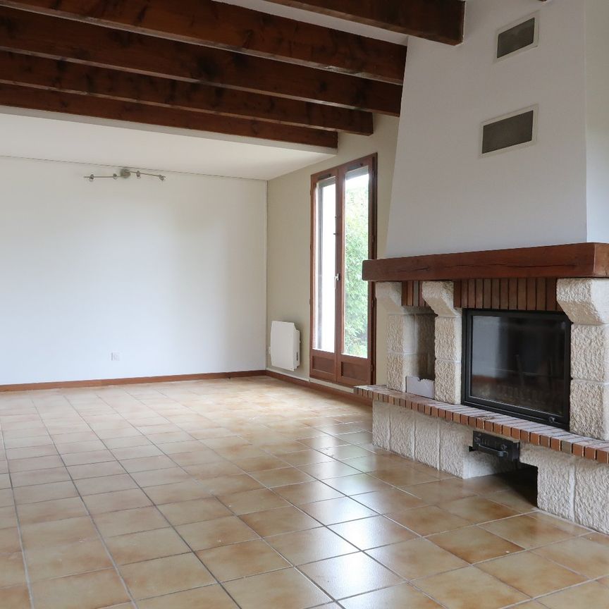 Location Maison 6 pièces 133m² VILLARS 42390 - Photo 1
