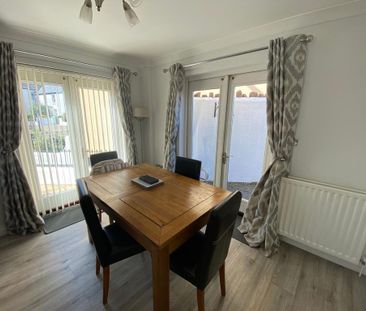 2 bedroom end of terrace house to rent - Photo 3