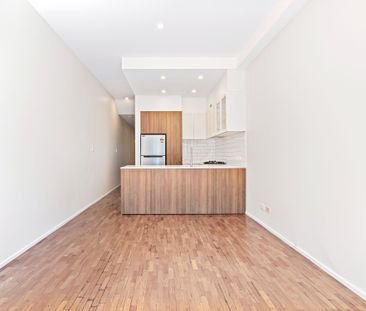 Designer townhome in a connected village setting - Photo 5