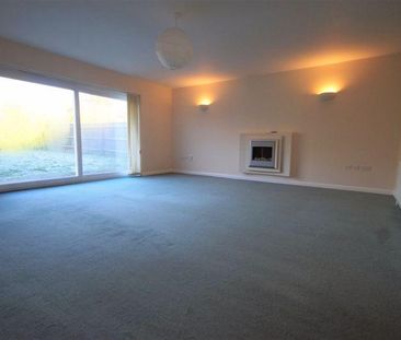 4 bedroom detached house to rent - Photo 1