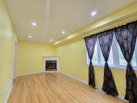 For Lease - 5054 Intrepid Drive, Mississauga, Ontario - Photo 3