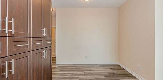 Duke of York/ Webb Dr Gorgeous Functional 2Bdrm Corner Lrg Balcony - Photo 2