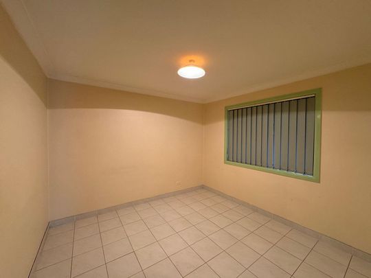 Well Presented&comma; One Bedroom Granny Flat&excl; - Photo 1