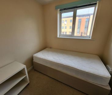 3 bedroom semi-detached house to rent - Photo 2