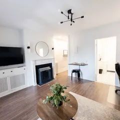 1 room apartment of 56m² in Montreal - Photo 2