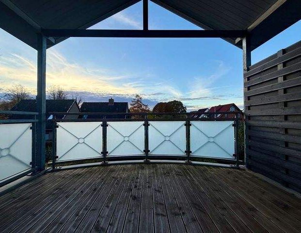 Hochwertige 2-Zimmer-Whg. mit Einbauküche, Balkon und Carport // Kiel-Russee - Foto 1