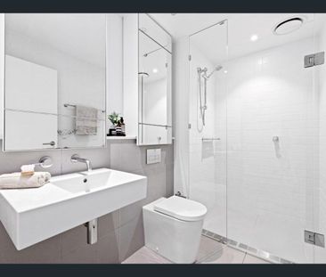 Modern One Bedroom Apartment in the Heart of Darling Square - Photo 5