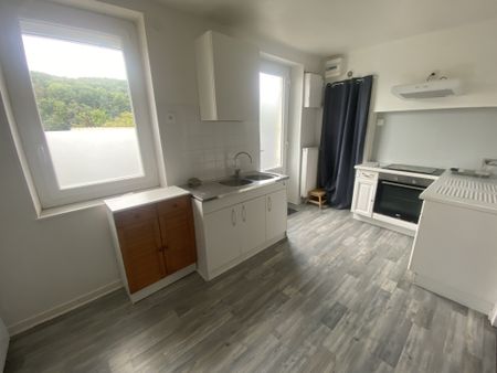 Location Appartement 4 pièces 95m² LE CREUSOT 71200 - Photo 4