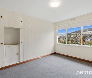1 / 3 Nevin Street - Photo 1