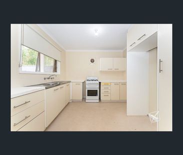 17 Fuller Crescent, Elizabeth East, SA 5112 - Photo 4