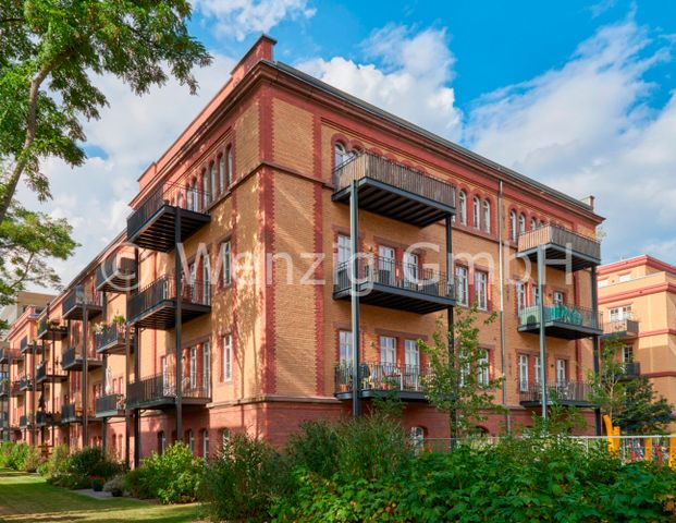 Kleine (ca. 44m²), aber sehr feine 2-Zi.-Wohnung mit großem Balkon (W) im Belfort-Haus - Foto 1