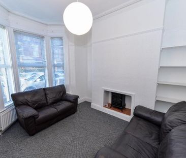 30 Haypark Avenue, Belfast, BT7 3FE - Photo 1