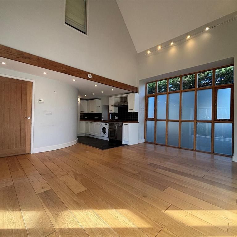 3 bedroom barn conversion to rent - Photo 1