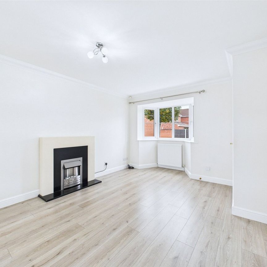 Long Field Drive, Edenthorpe, Doncaster, DN3 - Photo 1