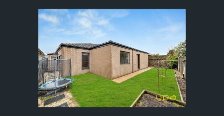 Modern Comfort with Stylish Living - Photo 3