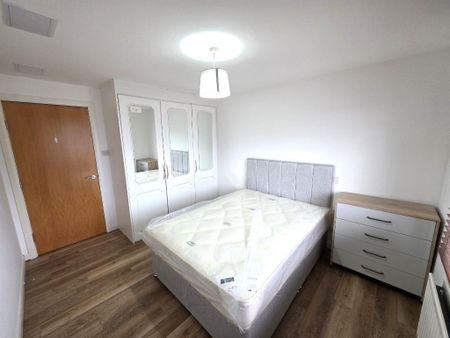 2 bedroom flat to rent - Photo 4