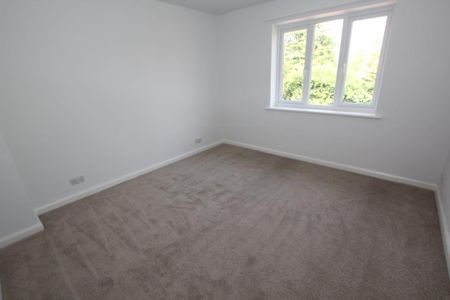 3 bedroom detached house to rent - Photo 3