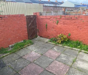 2 bedroom terraced house to rent - Photo 3