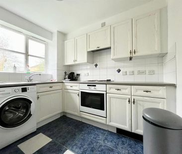 2 Bedroom Flat - Purpose Built To Let - Photo 2