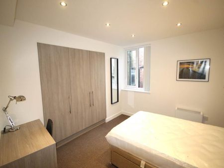 2 bedroom flat to rent - Photo 2