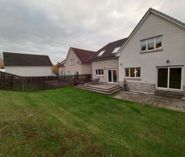 4 bedroom detached house to rent - Photo 2