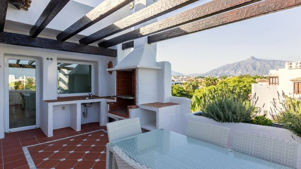 Apartment in Puerto Banús, Costa del Sol - Photo 1