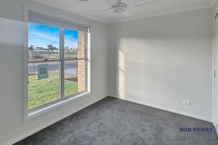 Brand New Home in Southlakes Estate - Photo 4