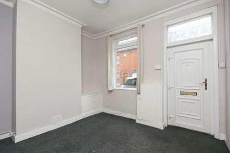 2 bedroom terraced house to rent - Photo 2